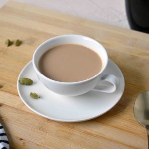 Cardamom tea w pot