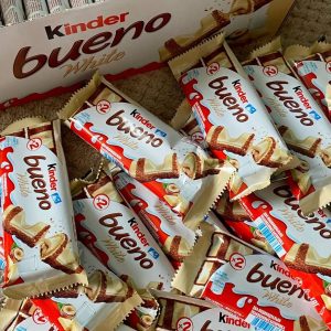 Kinder Bueno Milk Chocolate and Hazelnut Cream Chocolate Bars